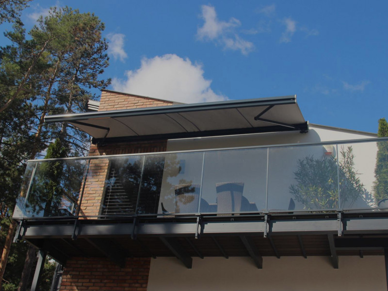 Könyökkaros napellenző